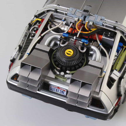 Aoshima - Back to the Future Pt.1 1/24 DeLorean Time Machine. - The Scale Model Stash