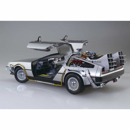 Aoshima - Back to the Future Pt.1 1/24 DeLorean Time Machine. - The Scale Model Stash